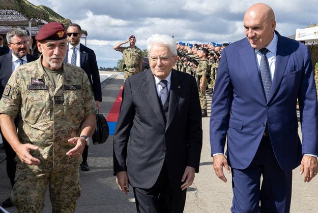 September 17, 2026, Monte Romano, Rome, Italy: Monte Romano - President Sergio Mattarella was welcomed by Guido Crosetto, Minister of Defense, and Gen. Carmine Masiello, Chief of Staff of the Italian Army, during the Italian Army s AEGIS 26 exercise at the Monte Romano firing range today, September 17, 2026. Monte Romano Italy  - ZUMAa289 20260917_zia_a289_005 Copyright: xGiandottixUffxStampax xAgfx