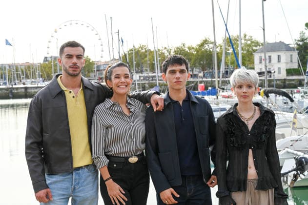 La Rochelle TV Fiction Festival 2026 Photocall September 17, 28th La Rochelle TV Fiction Festival 28th edition of the La Rochelle TV Fiction Festival Photocall for On aboie en silence Marvin Dubart, Théo Augier, Melanie Doutey, Louisiane Gouverneur 459739 September 17, 2026 France  Copyright: xBarbaraxNeymanx xStarfacex STAR_459739_010