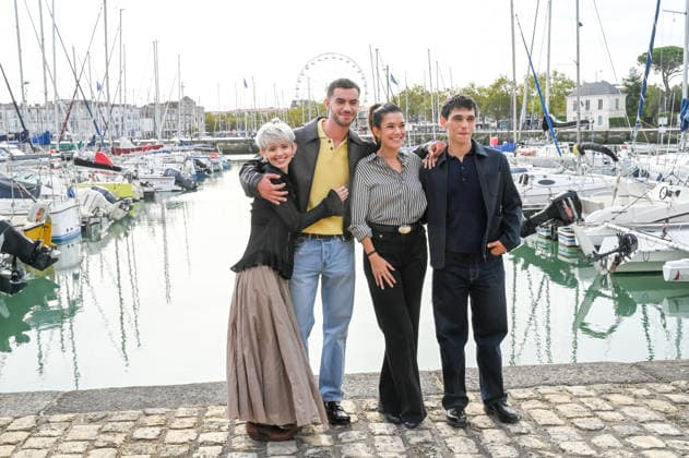 La Rochelle TV Fiction Festival 2026 Photocall September 17, 28th La Rochelle TV Fiction Festival 28th edition of the La Rochelle TV Fiction Festival Photocall for On aboie en silence Marvin Dubart, Théo Augier, Melanie Doutey, Louisiane Gouverneur 459739 September 17, 2026 France  Copyright: xBarbaraxNeymanx xStarfacex STAR_459739_012