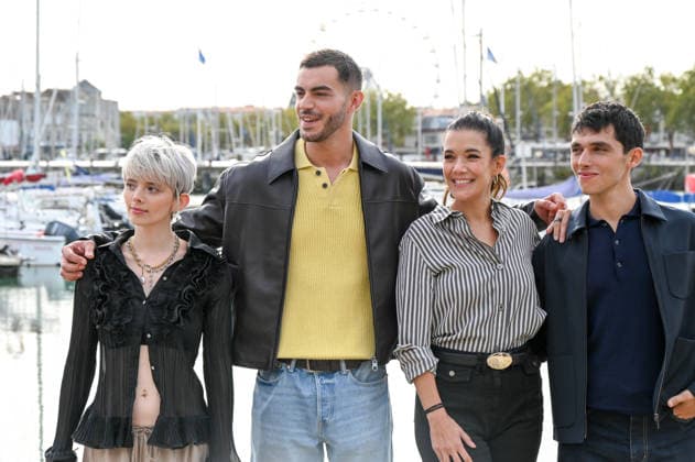 La Rochelle TV Fiction Festival 2026 Photocall September 17, 28th La Rochelle TV Fiction Festival 28th edition of the La Rochelle TV Fiction Festival Photocall for On aboie en silence Marvin Dubart, Théo Augier, Melanie Doutey, Louisiane Gouverneur 459739 September 17, 2026 France  Copyright: xBarbaraxNeymanx xStarfacex STAR_459739_027