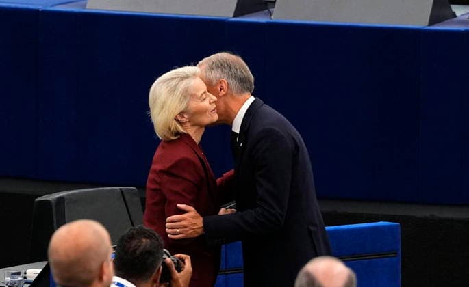 September 17, 2026, Strasbourg, France: Prime Minister Mark Carney embraces European Commission President Ursula von der Leyen after addressing the European Parliament in Strasbourg, France, on Thursday, Sept. 17, 2026. Strasbourg France  - ZUMAc35_ 20260917_zaf_c35_010 Copyright: xJustinxTangx