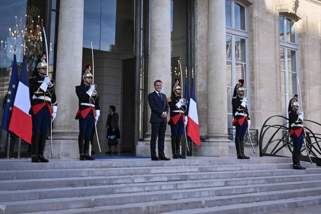 Emmanuel Macron welcomes Joseph Aoun at the Elysee FA French President Emmanuel Macron arrives to welcome President of the Lebanese Republic Joseph Aoun at the Elysee Palace in Paris on September 17, 2026. Photo by Firas Abdullah ABACAPRESS.COM Paris Ile-de-France France  Copyright: xAbdullahxFiras ABACAx