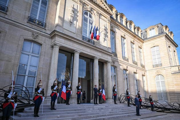 Emmanuel Macron welcomes Joseph Aoun at the Elysee FA French President Emmanuel Macron arrives to welcome President of the Lebanese Republic Joseph Aoun at the Elysee Palace in Paris on September 17, 2026. Photo by Firas Abdullah ABACAPRESS.COM Paris Ile-de-France France  Copyright: xAbdullahxFiras ABACAx