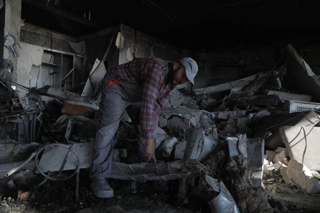 Russian attacks on Odesa cause destruction ODESA, UKRAINE - SEPTEMBER 17: An interior view of damage inside an apartment on the 15th floor of a multi-story residential building following a Russian strike in Odesa, Ukraine, September 17, 2026. The attack caused severe structural damage to upper-level units, leaving debris and shattered walls throughout the complex. Arthur Shvits Anadolu Odesa Ukraine. Editorial use only. Please get in touch for any other usage.  Copyright: x2026xAnadoluxArthurxShvitsx