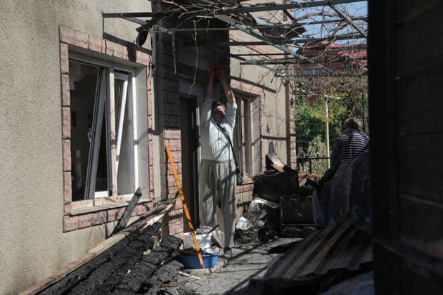 Russian attacks on Odesa cause destruction ODESA, UKRAINE - SEPTEMBER 17: Residents clear debris following a Russian strike in Odesa, Ukraine, September 17, 2026. The attack caused severe structural damage to upper-level units, leaving debris and shattered walls throughout the complex. Arthur Shvits Anadolu Odesa Ukraine. Editorial use only. Please get in touch for any other usage.  Copyright: x2026xAnadoluxArthurxShvitsx