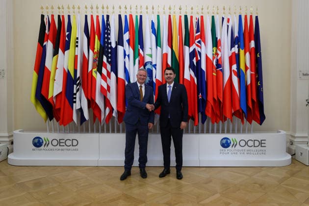COP31 Presidency forms strategic partnership with OECD for upcoming climate summit PARIS, FRANCE - SEPTEMBER 17: (----EDITORIAL USE ONLY - MANDATORY CREDIT - TURKISH MINISTRY OF ENVIRONMENT AND URBANIZATION HANDOUT - NO MARKETING NO ADVERTISING CAMPAIGNS - DISTRIBUTED AS A SERVICE TO CLIENTS----) Turkish Minister of Environment, Urbanisation and Climate Change and COP31 President Murat Kurum attends the OECD Council Meeting in Paris, France on September 17, 2026. Speaking as part of his international engagements for the upcoming UN Climate Change Conference (COP31) hosted by Turkiye, Minister Kurum announced a strategic partnership between the COP31 Presidency and the Organisation for Economic Co-operation and Development (OECD). TUR  Copyright: x2026xAnadoluxTURx xEnvironment&amp;UrbanizationxMin.x