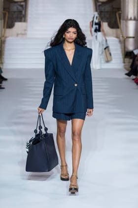 Paul Costelloe SS27 Show at London Fashion Week LONDON, UNITED KINGDOM - SEPTEMBER 17: Models walk the runway during Paul Costelloe Spring Summer 2027 show at London Fashion Week in London, United Kingdom on September 17, 2026. Wiktor Szymanowicz Anadolu London United Kingdom. Editorial use only. Please get in touch for any other usage.  Copyright: x2026xAnadoluxWiktorxSzymanowiczx