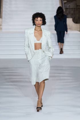 Paul Costelloe SS27 Show at London Fashion Week LONDON, UNITED KINGDOM - SEPTEMBER 17: Models walk the runway during Paul Costelloe Spring Summer 2027 show at London Fashion Week in London, United Kingdom on September 17, 2026. Wiktor Szymanowicz Anadolu London United Kingdom. Editorial use only. Please get in touch for any other usage.  Copyright: x2026xAnadoluxWiktorxSzymanowiczx