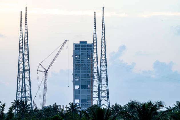 WENCHANG, CHINA - SEPTEMBER 17: Construction work is underway at launch pad 301 of the Hainan Space Launch Site on September 17, 2026 in Wenchang, Hainan Province of China. The facility is being built to support future commercial space launches.  Copyright: xVCGx 111667529855