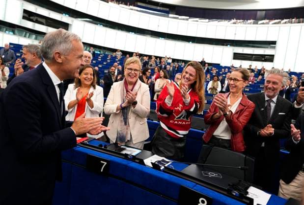 September 17, 2026, Strasbourg, France: Prime Minister Mark Carney greets members of the European Parliament, including Terry Reintke, centre, co-chair of Group of the Greens European Free Alliance in the European Parliament, who wore a Team Canada ice hockey jersey to attend Carney s addresses to the European Parliament in Strasbourg, France, on Thursday, Sept. 17, 2026. Strasbourg France  - ZUMAc35_ 20260917_zaf_c35_027 Copyright: xJustinxTangx