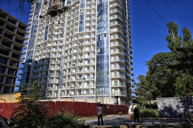 A 19-storey apartment block is damaged by a Russian drone strike in Odesa, Ukraine, September 17, 2026. Ten apartments between the 14th and 16th floors sustained significant damage. Three people, including a four-year-old child, were injured. (Photo by Nina Liashonok Ukrinform) Overnight Russian attack damages 19-storey apartment block in Odesa  Copyright: xNinaxLiashonokx