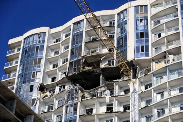 A 19-storey apartment block is damaged by a Russian drone strike in Odesa, Ukraine, September 17, 2026. Ten apartments between the 14th and 16th floors sustained significant damage. Three people, including a four-year-old child, were injured. (Photo by Nina Liashonok Ukrinform) Overnight Russian attack damages 19-storey apartment block in Odesa  Copyright: xNinaxLiashonokx