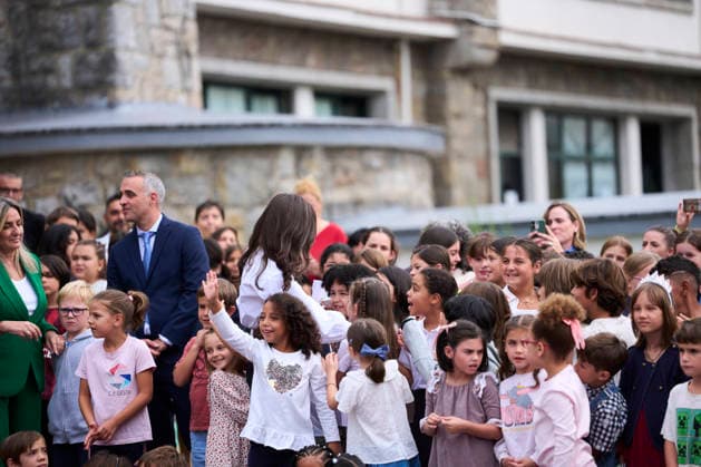Queen Letizia attends the Opening of the School Year 2026 2027 Queen Letizia of Spain attends the Opening of the School Year 2026 2027 at Gesta Primary School on September 17, 2026 in Oviedo, Spain Photo by IMAGO MPG Oviedo Gesta Primary School Asturias Spain  Copyright: xMPGx