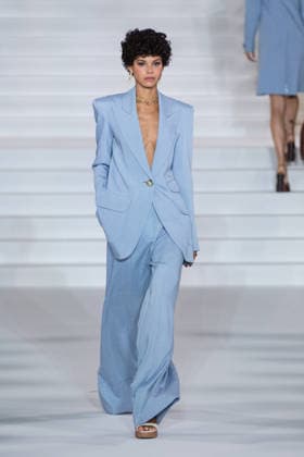 London Fashion Week LONDON, UNITED KINGDOM - SEPTEMBER 17: A model walks the runway during Paul Costelloe Spring Summer 2027 show at London Fashion Week in London, United Kingdom on September 17, 2026. Wiktor Szymanowicz Anadolu London United Kingdom. Editorial use only. Please get in touch for any other usage.  Copyright: x2026xAnadoluxWiktorxSzymanowiczx