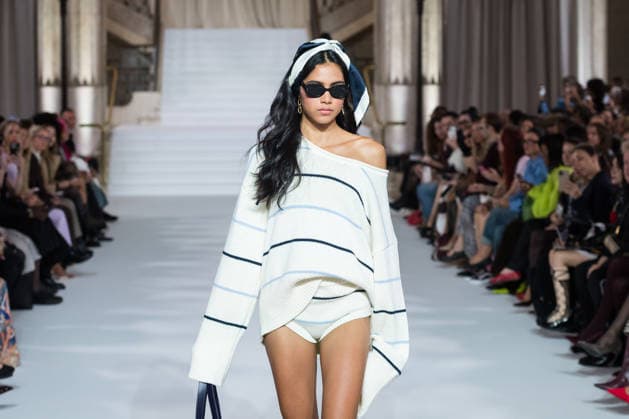 London Fashion Week LONDON, UNITED KINGDOM - SEPTEMBER 17: A model walks the runway during Paul Costelloe Spring Summer 2027 show at London Fashion Week in London, United Kingdom on September 17, 2026. Wiktor Szymanowicz Anadolu London United Kingdom. Editorial use only. Please get in touch for any other usage.  Copyright: x2026xAnadoluxWiktorxSzymanowiczx