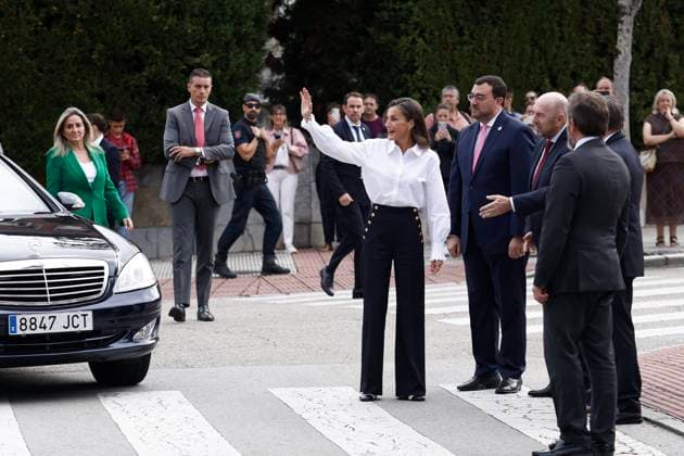 Queen Letizia attends the opening of the 2026–2027 school year at the Gesta Public School in Oviedo. The President of the Principality of Asturias, FSA PSOE Secretary-General Adrián Barbón and Queen Letizia during the opening of the 2026–2027 school year at the Gesta Public Preschool and Elementary School in Oviedo, on September 17, 2026, in Oviedo, Asturias, Spain. This year, the official opening of the school year took place in the Principality of Asturias, where a total of 96,858 students in preschool, elementary, middle, and high school have started classes. September 17, 2026, Oviedo, Asturias, Oviedo, Asturias, Spain  Copyright: xImanolxRimadax 7781462