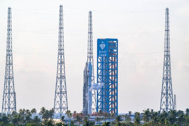 HAINAN, CHINA - SEPTEMBER 17: The Long March 12 carrier rocket successfully launches the Satellite Internet Low-Orbit Group 25 satellites into their designated orbit on September 17, 2026 at the Hainan Commercial Spaceport in Hainan, China.  Copyright: xVCGx 111667529763