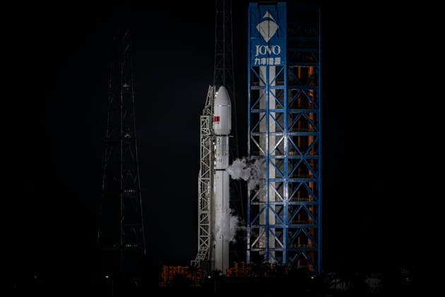 WENCHANG, CHINA - SEPTEMBER 17: A Long March 12 carrier rocket lifts off from the Hainan Commercial Spaceport on September 17, 2026 in Wenchang, Hainan Province of China. The rocket successfully delivered the Satellite Internet Low Orbit 25 Group satellites into their predetermined orbit.  Copyright: xVCGx 111667529755