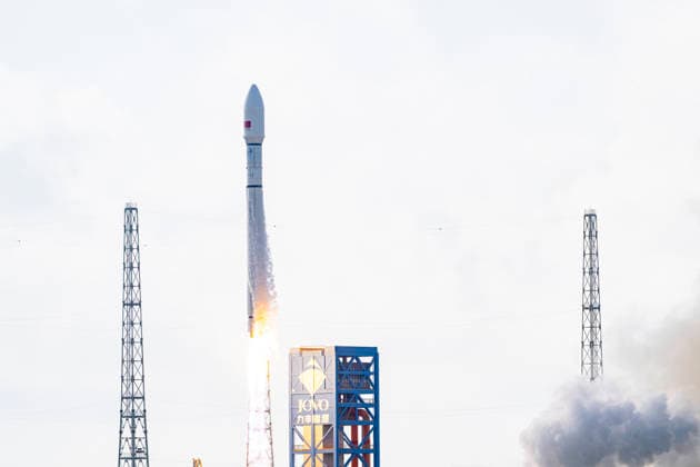 WENCHANG, CHINA - SEPTEMBER 17: The Long March 12 carrier rocket launches from the Hainan Commercial Spaceport on September 17, 2026 in Wenchang, Hainan Province of China. The rocket successfully delivered the Satellite Internet Low Earth Orbit Group 25 satellites into their predetermined orbit.  Copyright: xVCGx 111667529746