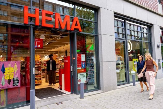 Queen Maxima Visits HEMA During 100th Anniversary - Amsterdam Queen Maxima of the Netherlands visits HEMA (Hollandsche Eenheidsprijzen Maatschappij Amsterdam) in Amsterdam, Netherlands on September 17, 2026, during a working visit to mark the company s 100th anniversary. Photo by Patrick van Emst NL Beeld Bruno Press ABACAPRESS.COM Amsterdam Netherlands  Copyright: xBrunoxPress ABACAx