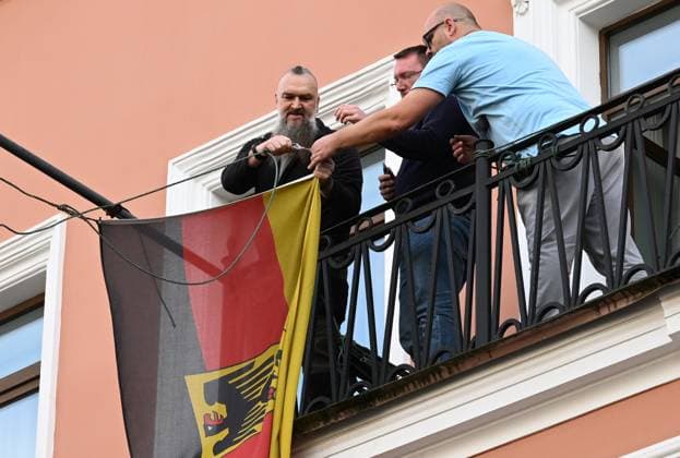 Russia Germany Consulate Closure 9245026 17.09.2026 Staff lower the German national flag from the building housing the German Consulate General in St. Petersburg, Russia. Germany closed the Russian Consulate General in Bonn and terminated an agreement governing the Russian House in Berlin following an attempted drone attack at Leipzig Halle Airport. Russia said it would close the German Consulate General in St. Petersburg and Goethe-Institut branches in response. Grigory Dukor Sputnik St. Petersburg Russia  Copyright: xGrigoryxDukorx