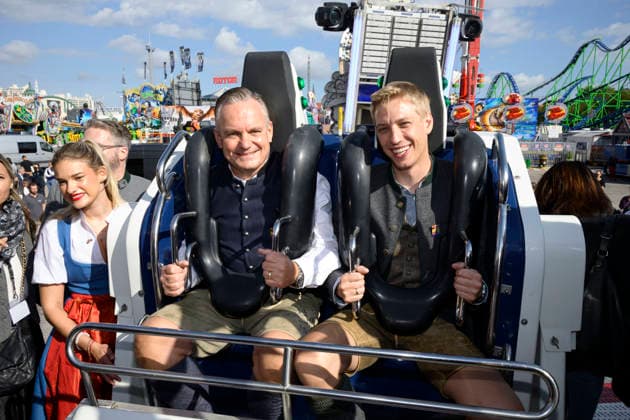 From left: Christian Scharpf, Director of Labor and Economic Affairs and Head of the Wiesn, and Dominik Krause, Mayor of Munich. Official press tour at the Oktoberfest (Wiesn), Munich, September 17, 2026