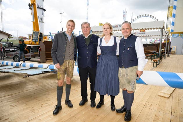 From left: Dominik Krause, Mayor of Munich; Lorenz and Christine Stiftl, owners of the Paulaner Festzelt; Christian Scharpf, Director of Labor and Economic Affairs and Head of the Oktoberfest; Official Press Tour at the Oktoberfest, Munich, September 17, 2026