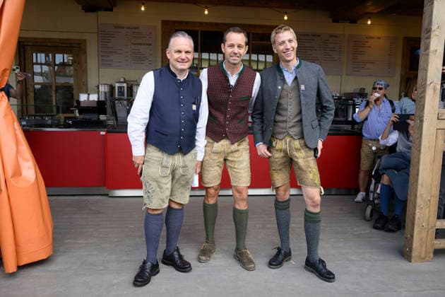 From left: Christian Scharpf, Spokesperson for Labor and Economic Affairs and Head of the Wiesn; Otto Lindinger, Bodo’s Café Tent Cocktail Bar; and Dominik Krause, Mayor of Munich. Official press tour at the Oktoberfest (Wiesn), Munich, September 17, 2026