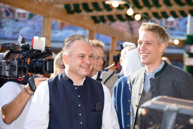 From left: Christian Scharpf, Director of Labor and Economic Affairs and Head of the Wiesn, and Dominik Krause, Mayor of Munich. Official press tour at the Oktoberfest (Wiesn), Munich, September 17, 2026