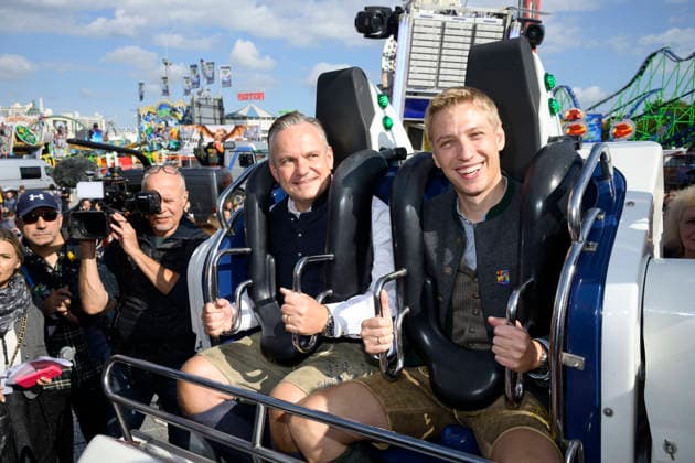 From left: Christian Scharpf, Advisor for Labor and Economic Affairs and Head of the Oktoberfest, and Dominik Krause, Mayor of Munich. Official press tour at the Oktoberfest, Munich, September 17, 2026