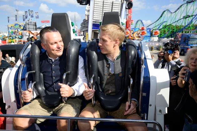 From left: Christian Scharpf, Advisor for Labor and Economic Affairs and Head of the Oktoberfest, and Dominik Krause, Mayor of Munich. Official press tour at the Oktoberfest, Munich, September 17, 2026