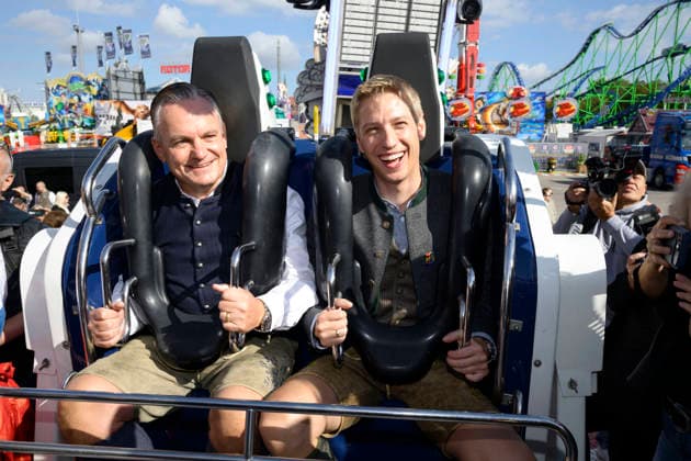 From left: Christian Scharpf, Advisor for Labor and Economic Affairs and Head of the Oktoberfest, and Dominik Krause, Mayor of Munich. Official press tour at the Oktoberfest, Munich, September 17, 2026