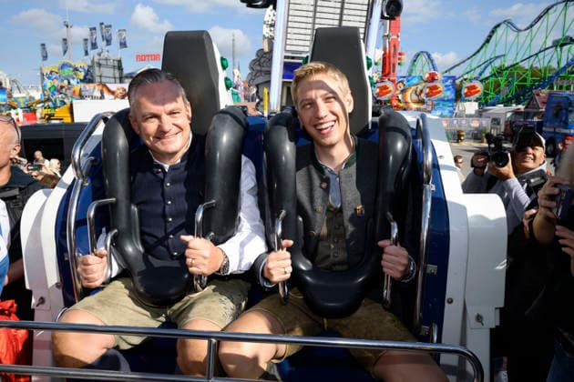 From left: Christian Scharpf, Advisor for Labor and Economic Affairs and Head of the Oktoberfest, and Dominik Krause, Mayor of Munich. Official press tour at the Oktoberfest, Munich, September 17, 2026