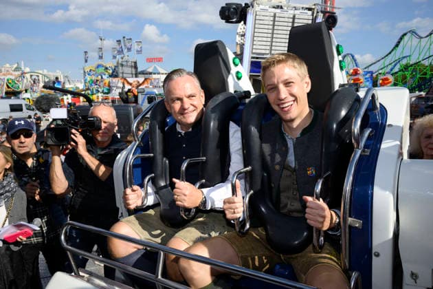 From left: Christian Scharpf, Director of Labor and Economic Affairs and Wiesn Director, and Dominik Krause, Mayor of Munich. Official press tour at the Oktoberfest (Wiesn), Munich, September 17, 2026