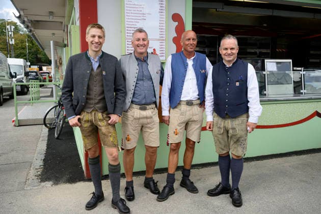 From left: Dominik Krause, Mayor of Munich; Christian Luff Poschner; Thomas Luff Poschner; and Christian Scharpf, Director of Labor and Economic Affairs for the Oktoberfest (Wiesn). Official press tour at the Oktoberfest (Wiesn), Munich, September 17, 2026