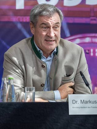 Statement of Interest by the City of Nuremberg, the Free State of Bavaria, and BLSV Regarding the 20XX Finals, Nuremberg, September 17, 2026 Dr. Markus Söder, Minister President of the Free State of Bavaria, speaks at a press conference at Max Morlock Stadium. He speaks with visible enthusiasm and gestures with his arms crossed regarding th 20260917-6V2A1111-M4000