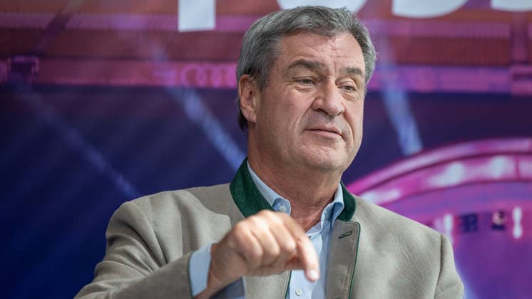 Statement of Interest by the City of Nuremberg, the Free State of Bavaria, and BLSV Regarding the 20XX Finals, Nuremberg, September 17, 2026 Dr. Markus Söder, Minister President of the Free State of Bavaria, speaks at Max Morlock Stadium with a determined gesture. The CSU politician emphasizes his statement with an outstretched index finger and a focuse 20260917-6V2A1135-M4000