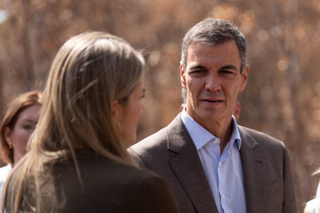 Pedro Sánchez Meets in Niebla with the Mayors of the Municipalities Affected by the Wildfire The Prime Minister, Pedro Sánchez, Visits the Area Devastated by This Summer’s Wildfire On September 17, 20226, in Niebla, Huelva, Andalusia, Spain The Prime Minister of Spain, Pedro Sánchez, called on Thursday for action to address the causes of the Niebla fire—the largest wildfire in the country’s history—which, in his view, starkly revealed the consequences of a climate emergency, and for that reason, he has called for building, through public-private collaboration, a stronger and more prosperous country. September 17, 2026 Francisco J Niebla, Huelva, Andalusia, Spain Niebla, Huelva, Andalusia, Spain Spain  Copyright: xFranciscoxJ.xOlmox 7781624