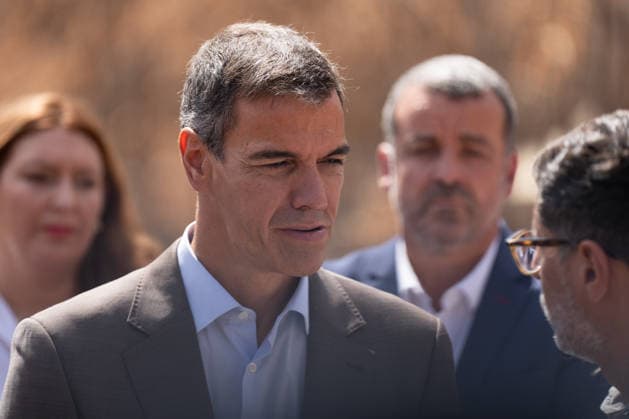 Pedro Sánchez Meets in Niebla with the Mayors of the Municipalities Affected by the Wildfire The Prime Minister, Pedro Sánchez, Visits the Area Devastated by This Summer’s Wildfire On September 17, 20226, in Niebla, Huelva, Andalusia, Spain The Prime Minister of Spain, Pedro Sánchez, called on Thursday for action to address the causes of the Niebla fire—the largest wildfire in the country’s history—which, in his view, starkly revealed the consequences of a climate emergency, and for that reason, he has called for building, through public-private collaboration, a stronger and more prosperous country. September 17, 2026 Francisco J Niebla, Huelva, Andalusia, Spain Niebla, Huelva, Andalusia, Spain Spain  Copyright: xFranciscoxJ.xOlmox 7781625