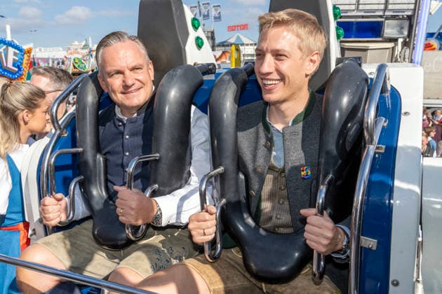 Dominik Krause, Mayor of Munich, with Dr. Christian Scharpf, Wiesn Director, at the Shake