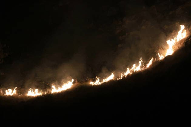 IPA88637774 - The photo shows a massive fire raging on Mount Biliemi in Partinico and in the Camporeale area  Copyright: xAlbertoxLoxBiancox xAlbertoxLoxBiancox IPA88637774