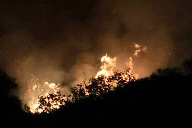 IPA88637776 - The photo shows a massive fire raging on Mount Biliemi in Partinico and in the Camporeale area  Copyright: xAlbertoxLoxBiancox xAlbertoxLoxBiancox IPA88637776