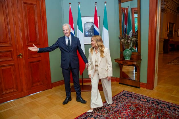 Italian Prime Minister Visits Norway Oslo 20260917 Prime Minister Jonas Gahr Store (Ap) welcomes Italian Prime Minister Giorgia Meloni to a meeting at the government’s official residence on Parkveien on Thursday afternoon. Photo: Stian Lysberg Solum POOL NTB Oslo Norway YWqzpCDin LQ EDITORIAL USE ONLY Ref POLYWqzpCDi LQ jpg  Copyright: xStianxLysbergxSolumx xPOOLx xNTBx