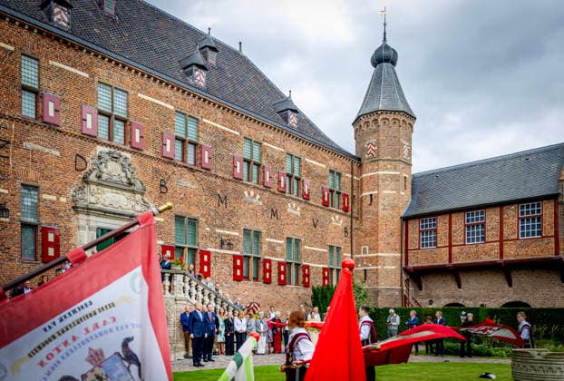 17-09-2026 King Willem-Alexander during the opening of the restored Huis Bergh Castle by striking a coin using a historic screw press and visited the Throne Room and the Duccio Room in ™s-Heerenberg. Maria of Nassau, sister of William of Orange (Oranje), lived at Huis Bergh. Â  Copyright: xPPEx