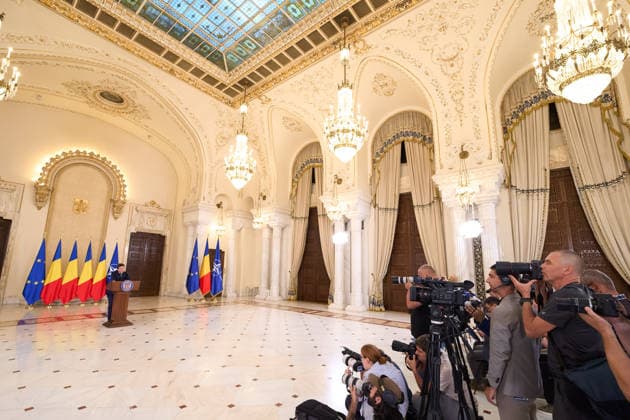 Romania: Siegfried Muresan Appointed PM by President Dan Bucharest, Romania. 17th Sep, 2026: Nicusor Dan, President of Romania, announces Siegfried Muresan, National Liberal Party (PNL) MEP, as the prime minister candidate following consultations with parliamentary parties at Cotroceni Palace. This is the third attempt to nominate a candidate able to secure a majority vote in Parliament, 135 days after the Bolojan government was dismissed in a no-confidence vote. Bucharest Romania Copyright: xLucianxAlecux