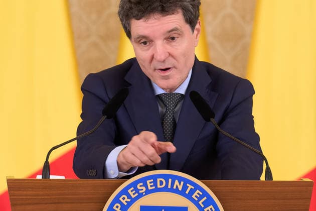 Romania: Siegfried Muresan Appointed PM by President Dan Bucharest, Romania. 17th Sep, 2026: Nicusor Dan, President of Romania, announces Siegfried Muresan, National Liberal Party (PNL) MEP, as the prime minister candidate following consultations with parliamentary parties at Cotroceni Palace. This is the third attempt to nominate a candidate able to secure a majority vote in Parliament, 135 days after the Bolojan government was dismissed in a no-confidence vote. Bucharest Romania Copyright: xLucianxAlecux