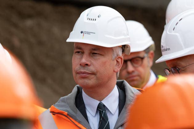 Federal Minister of Transportation Steffen Bilger Inspects Demolition Work on the Approach Bridge to the Nordbrücke in Bonn, September 26, 2017. Federal Minister of Transportation Steffen BILGER (CDU) visited the site to inspect the progress of demolition work on the approach bridge to the Nordbrücke (Friedrich Ebert Bridge) on the left bank of the Copyright: xMarcxJohnx