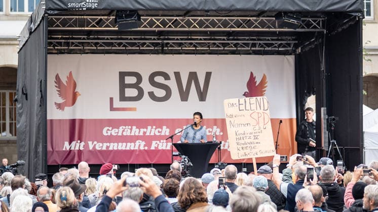 Campaign Wrap-Up Event Featuring a Speech by Party Founder Sahra Wagenknecht: Campaign Wrap-Up for the BSW (Alliance for Social Justice and Economic Rationality) in Rostock, Rostock, Mecklenburg-Western Pomerania, Germany, Neuer Markt