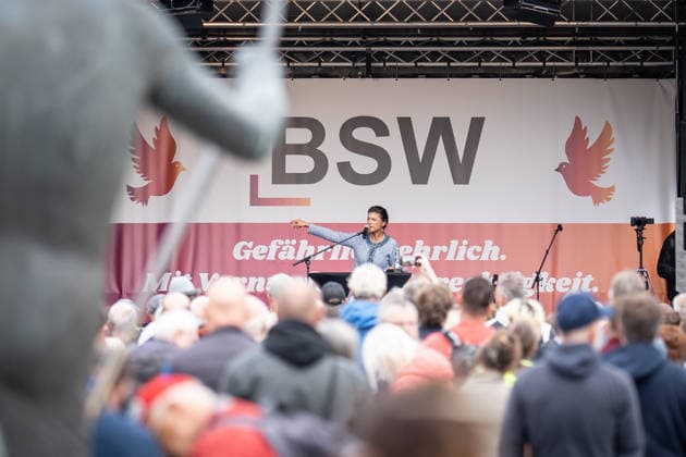 Campaign Wrap-Up Event Featuring a Speech by Party Founder Sahra Wagenknecht: Campaign Wrap-Up for the BSW Party (Alliance for Social Justice and Economic Rationality) in Rostock, Rostock, Mecklenburg-Western Pomerania, Germany, Neuer Markt