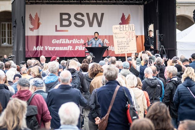 Campaign Wrap-Up Event Featuring a Speech by Party Founder Sahra Wagenknecht: Campaign Wrap-Up for the BSW Party (Alliance for Social Justice and Economic Rationality) in Rostock, Rostock, Mecklenburg-Western Pomerania, Germany, Neuer Markt